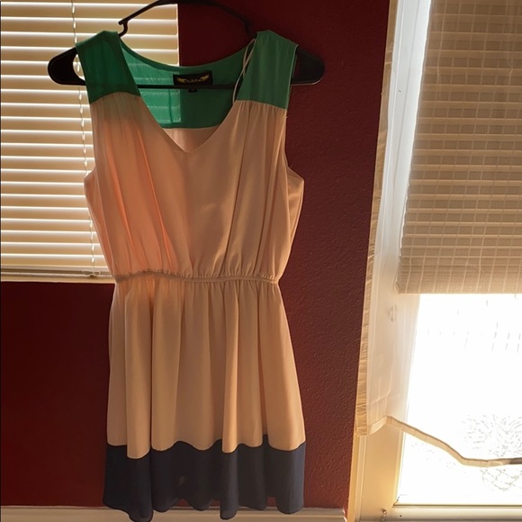 Sleeveless dress, multicolored - Picture 3 of 3